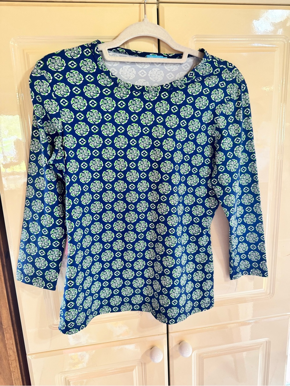 J. McLaughlin Navy and Light Green Floral Medallion Long Sleeve Tee